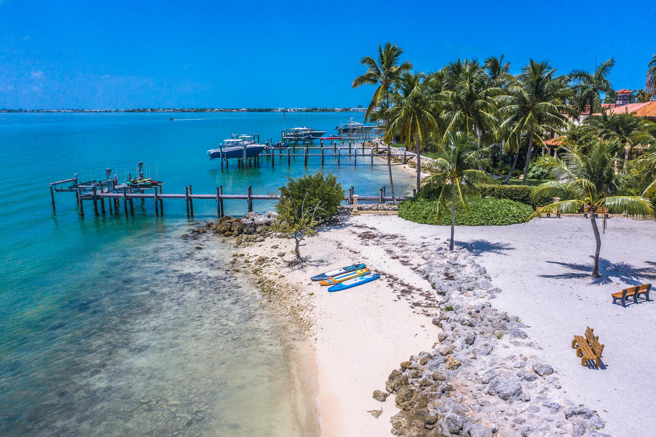 Clean your Beach from your Paddle Board